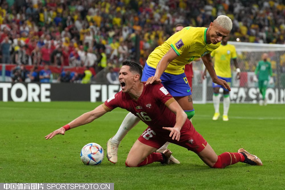 大家都在夸普里查德的运球，给大家看一个远古大神老托马斯的运球视频….